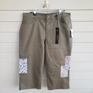NWT DG2 Diane Gilman Capri jean pants with mid rise